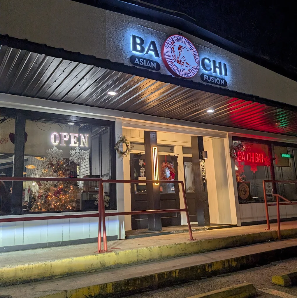 Ba Chi Kitchen And Bar - Restaurant Interior